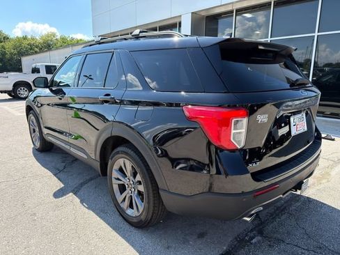 Used 2023 Ford Explorer XLT w/ Equipment Group 202A AWD/4WD image 5