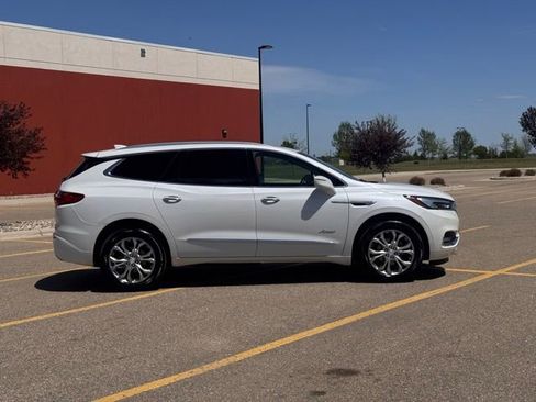 Used 2021 Buick Enclave Avenir w/ Avenir Technology Package AWD/4WD image 2