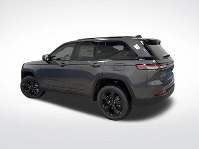 New 2025 Jeep Grand Cherokee Limited w/ Black Appearance Package