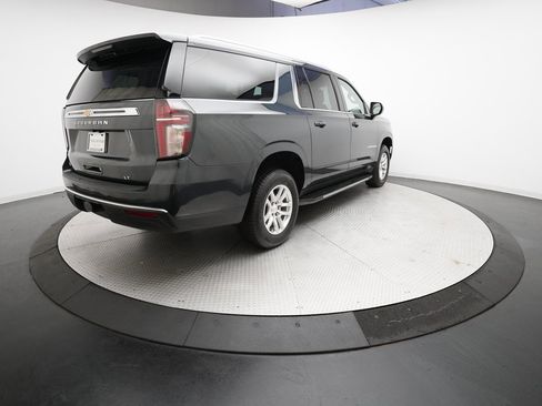 Used 2022 Chevrolet Suburban LT image 38