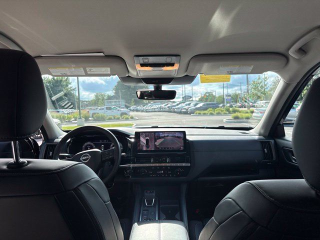 Used 2026 Nissan Pathfinder SL AWD/4WD image 18