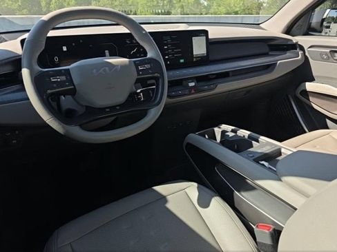 Used 2024 Kia EV9 Wind AWD/4WD image 5