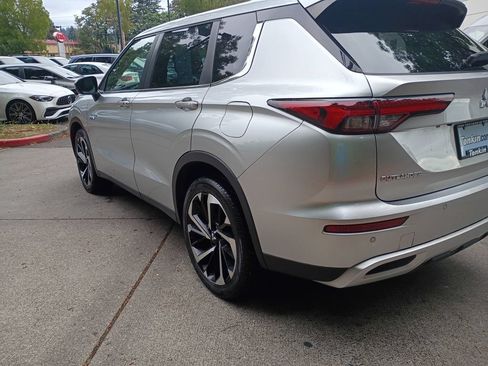 Used 2023 Mitsubishi Outlander SE AWD/4WD image 6