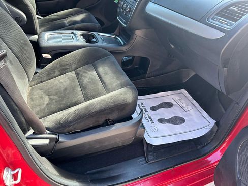 Used 2015 Dodge Grand Caravan SXT w/ Blacktop Package image 12