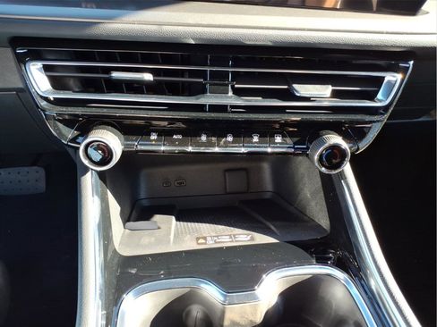 New 2026 Chevrolet Traverse LT w/ Midnight/Sport Edition image 23