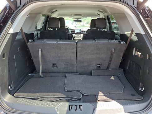 Certified 2023 Ford Explorer XLT w/ Equipment Group 202A AWD/4WD image 27
