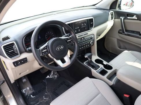 Used 2020 Kia Sportage LX w/ LX Popular Package image 11