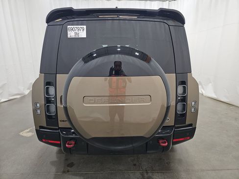 Used 2023 Land Rover Defender 130 X image 3