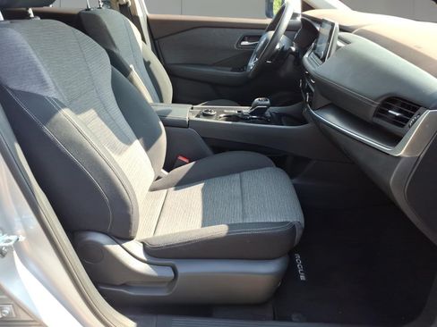 Used 2023 Nissan Rogue SV AWD/4WD image 7