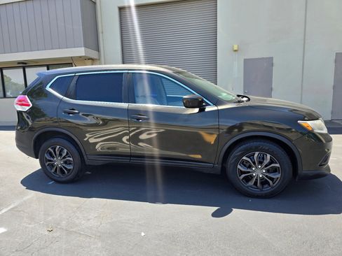 Used 2016 Nissan Rogue S FWD image 8