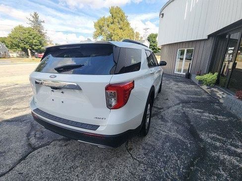 Used 2023 Ford Explorer XLT w/ Equipment Group 202A image 9