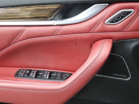 Used 2021 Maserati Levante GranSport image 37