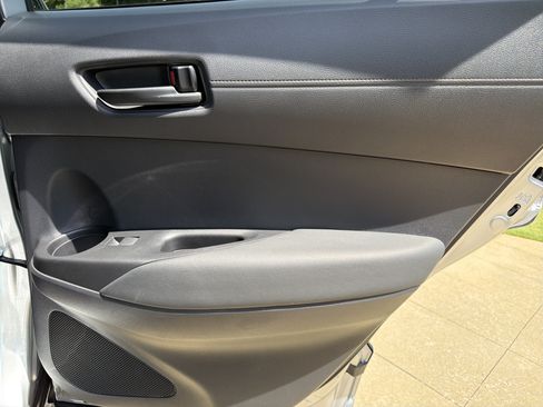 Used 2026 Toyota Corolla Cross LE FWD image 16