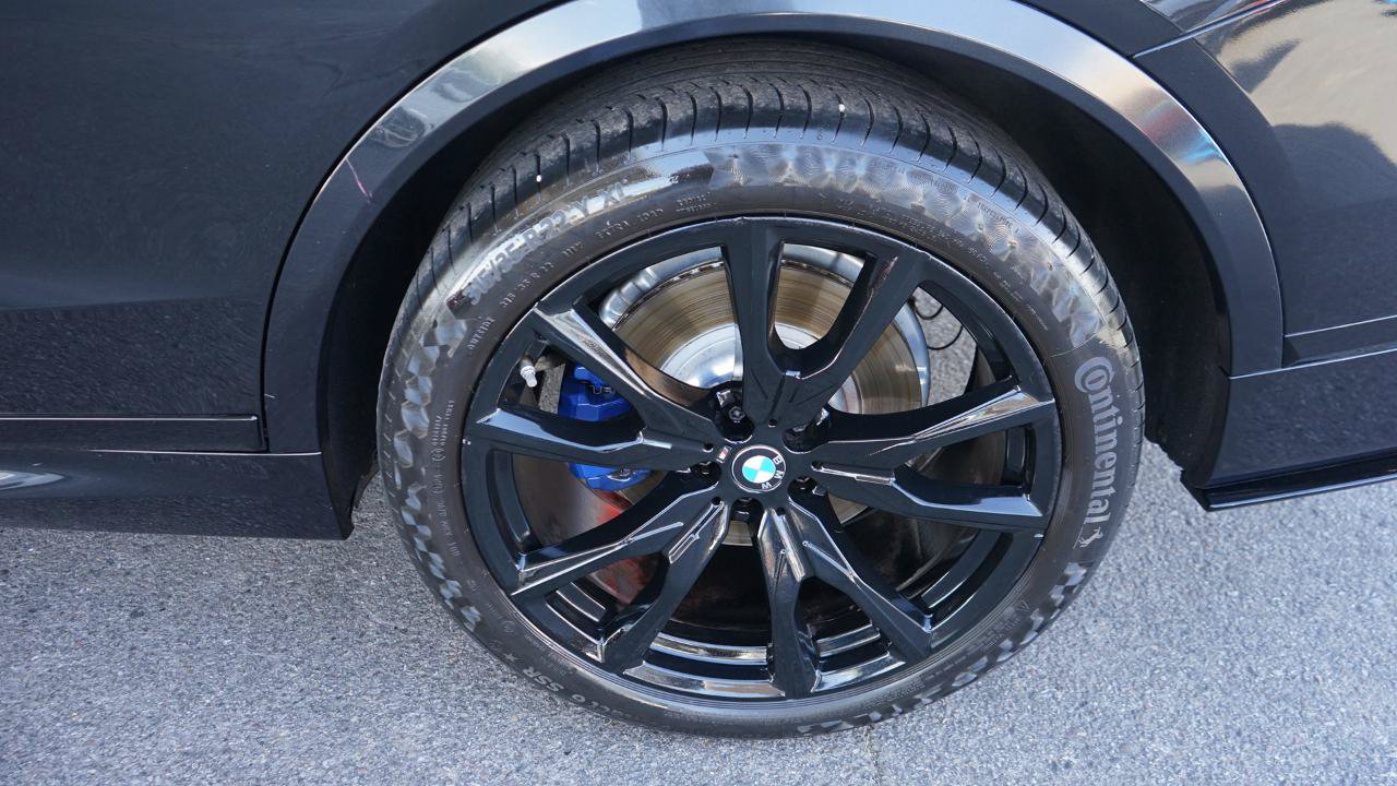 Used 2024 BMW X7 xDrive40i w/ M Sport Package AWD/4WD image 38