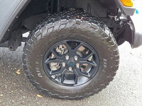 Certified 2024 Jeep Wrangler Unlimited AWD/4WD image 9