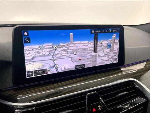 Used 2021 BMW 530e w/ Premium Package image 23