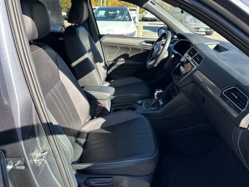 Certified 2024 Volkswagen Tiguan SE R-Line image 34