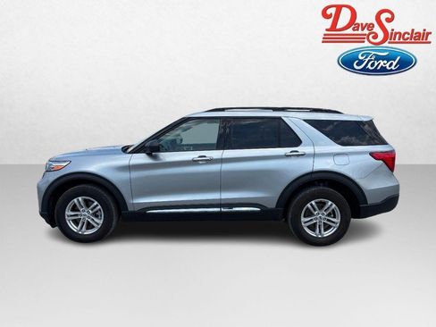 Used 2023 Ford Explorer XLT AWD/4WD image 10