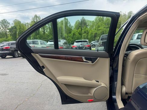 Used 2011 Mercedes-Benz C 300 4MATIC Sedan image 11