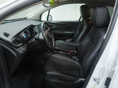 Used 2022 Buick Encore Preferred AWD/4WD image 10