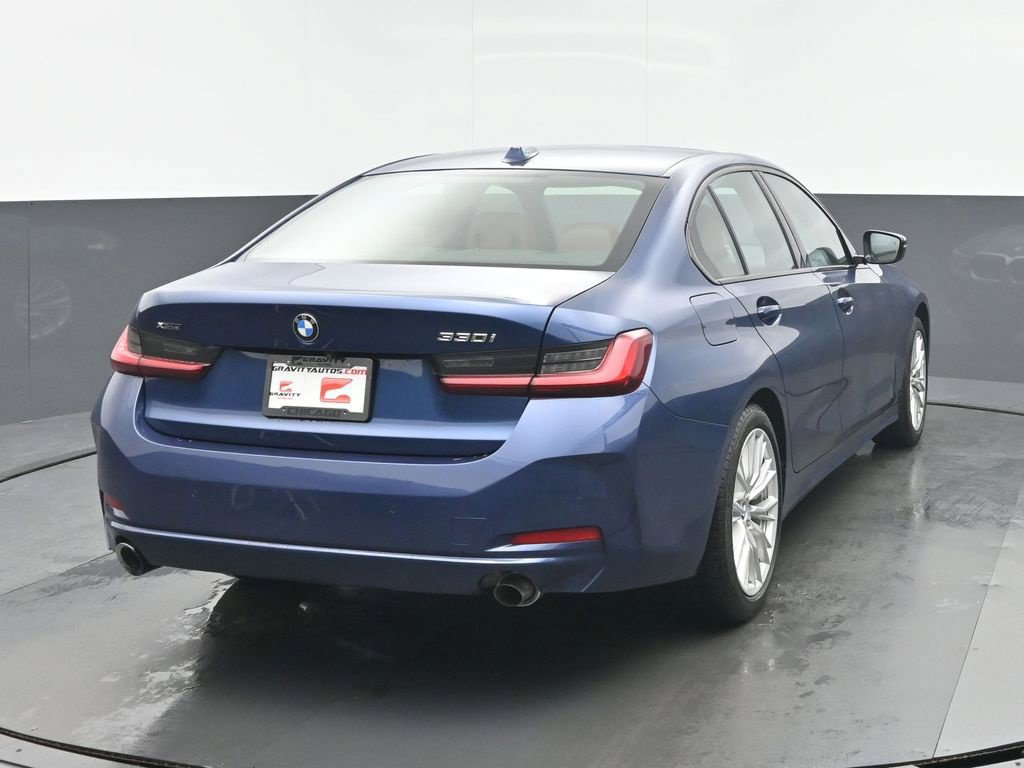 Used 2023 BMW 330i xDrive Sedan w/ Premium Package AWD/4WD image 4