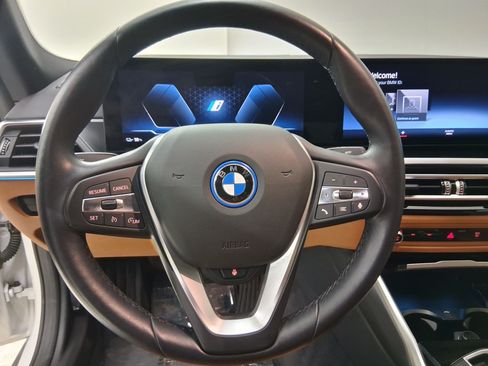 Certified 2023 BMW i4 eDrive40 w/ Premium Package RWD image 15