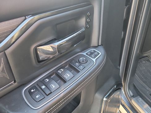 Used 2024 RAM 2500 Limited image 17