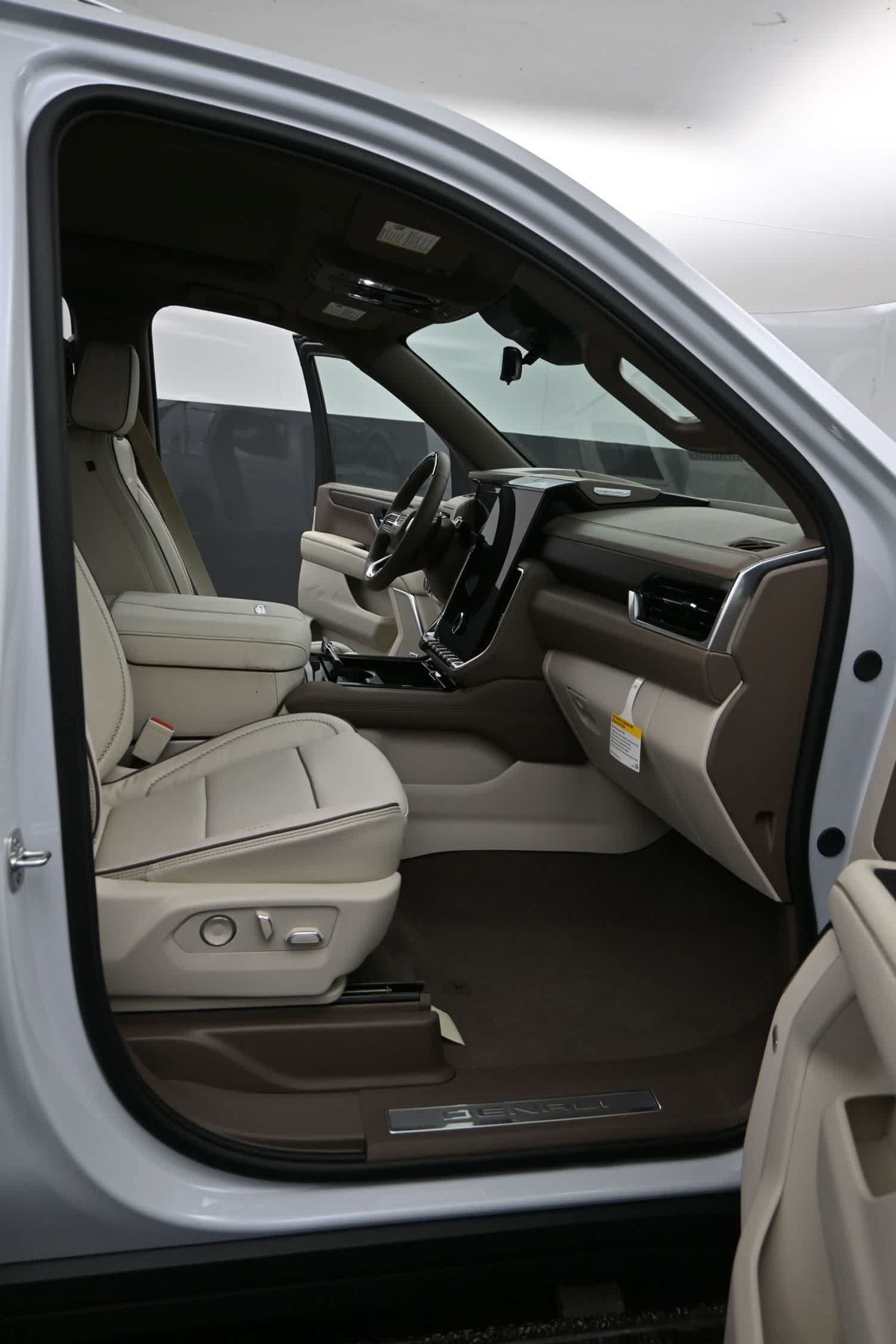 New 2027 GMC Yukon Denali w/ Denali Reserve Package AWD/4WD image 18