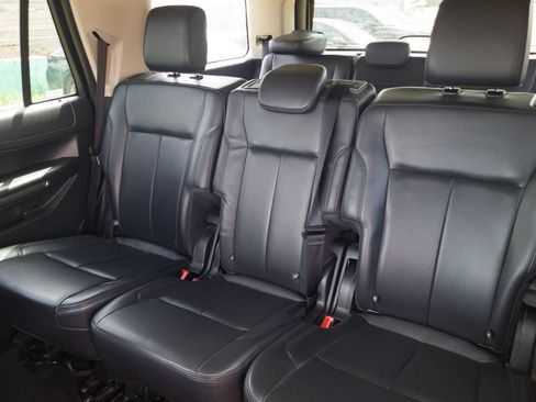 Used 2024 Ford Expedition XLT AWD/4WD image 14