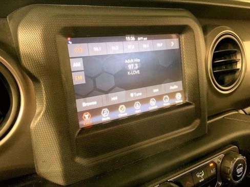 Used 2023 Jeep Gladiator Sport w/ Trailer Tow Package image 6