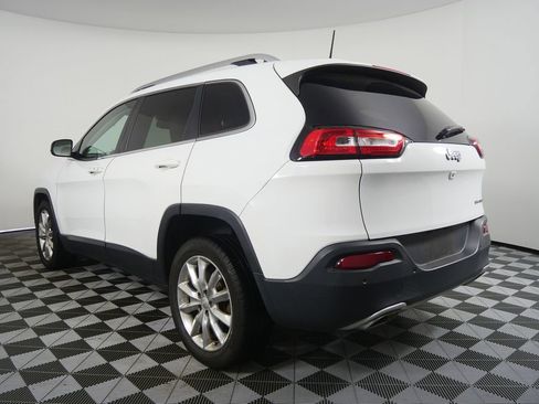 Used 2017 Jeep Cherokee Limited w/ Luxury Group image 5