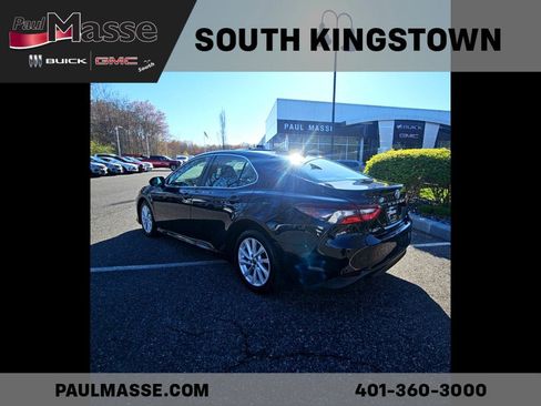 Used 2021 Toyota Camry LE FWD image 4
