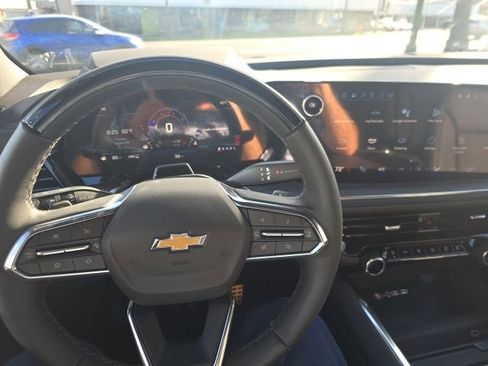 New 2025 Chevrolet Suburban LT w/ Advanced Technology Package image 9