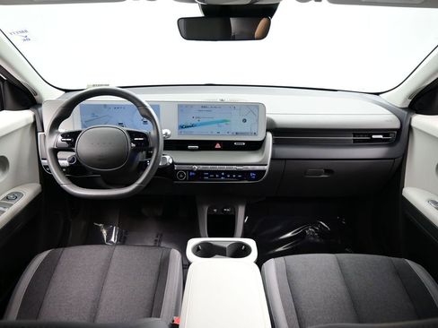 Used 2024 Hyundai Ioniq 5 SEL image 13