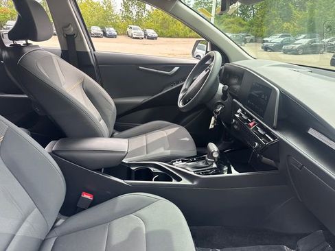 Used 2023 Kia Niro LX image 15