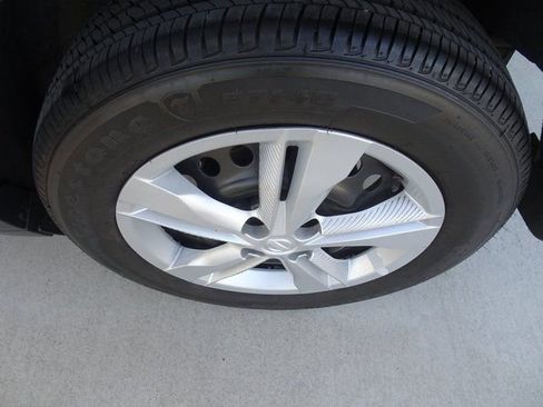 Used 2024 Nissan Kicks S image 10