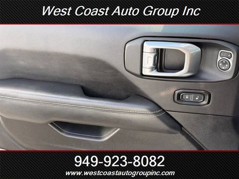 Used 2023 Jeep Wrangler Unlimited Sahara image 15