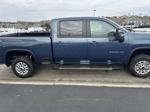 Certified 2025 Chevrolet Silverado 2500 LT w/ Convenience Package image 11