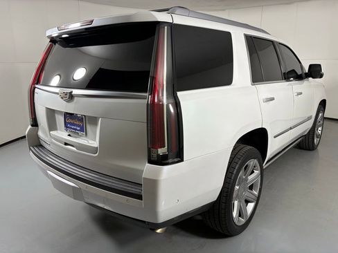 Used 2017 Cadillac Escalade Premium Luxury image 8