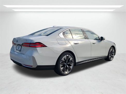 New 2026 BMW 530i 530i w/ Premium Package image 4