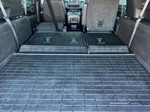 Used 2023 Chevrolet Suburban Premier AWD/4WD image 18