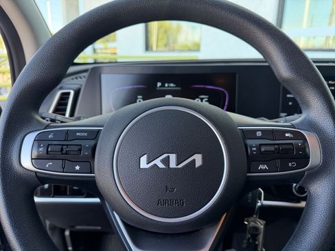 Used 2025 Kia Sportage LX image 27