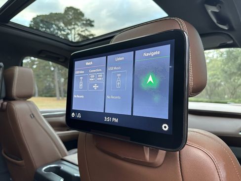 Used 2021 Chevrolet Suburban High Country image 29