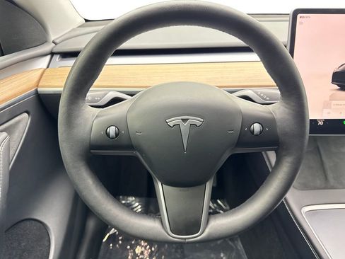 Used 2024 Tesla Model Y Long Range AWD/4WD image 56