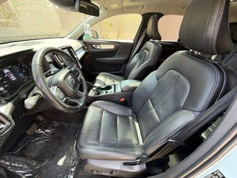 Used 2019 Volvo XC40 T5 Momentum AWD/4WD image 18