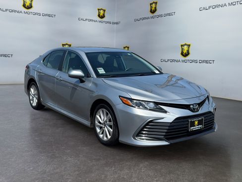 Used 2021 Toyota Camry LE FWD image 7