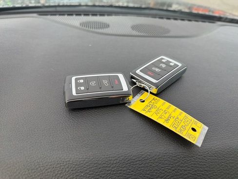 Certified 2025 Jeep Grand Cherokee Altitude image 27