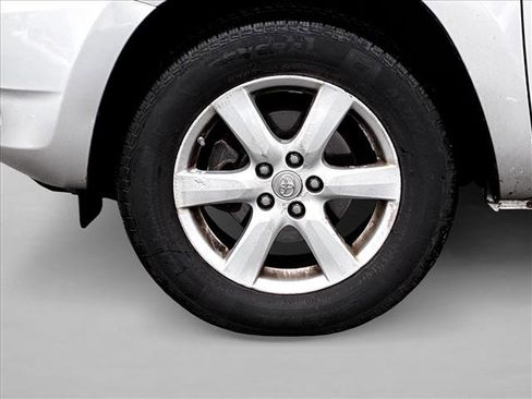 Used 2007 Toyota RAV4 Limited image 9