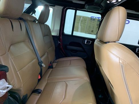 Used 2021 Jeep Wrangler Unlimited Sahara image 37