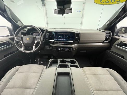 Used 2025 Chevrolet Silverado 1500 LT AWD/4WD image 3